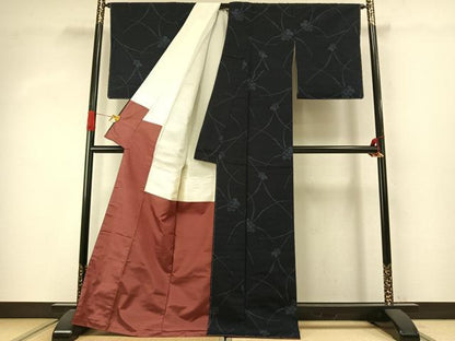 平和屋着物●結城紬　100亀甲　飛び亀甲柄　草花文　正絹　逸品　未使用　AABJ4019fy