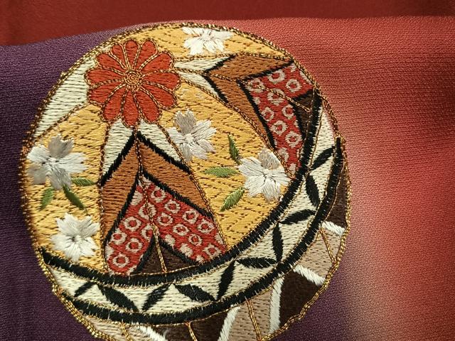 平和屋着物●豪華振袖　駒刺繍　毬　舞桜文　暈し染め　金糸　金彩　正絹　逸品　AABJ4161fy