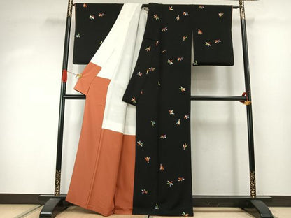 平和屋着物●上質な小紋　舞花文　黒地　金彩　鬼しぼ縮緬　正絹　逸品　AABJ4209fy