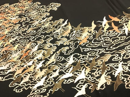 平和屋着物●豪華黒留袖　作家物　駒刺繍　飛鳥文　金糸　金彩　正絹　逸品　AABJ4289fy