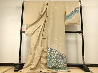 平和屋着物●十日町　加賀草木友禅の第一人者　田村哲彦　訪問着　舞蝶文　暈し染め　浜ちりめん　仮絵羽　正絹　逸品　未使用　AABJ4338fy