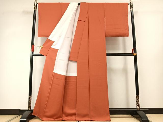 平和屋着物●上質な色無地　作家物　本草木染　霞地紋　鉛丹色　正絹　逸品　未使用　AABJ4384fy