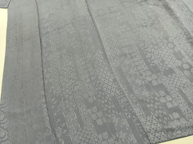 平和屋着物●上質な色無地　色紙花地紋　幻の染織　藤色　夢紫美術館謹織　反端付き　ロング丈　正絹　逸品　未使用　AABJ4400fy