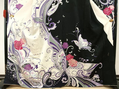 平和屋着物●森英恵・HANAE MORI　振袖　駒刺繍　花蝶文　銀彩　正絹　逸品　AABJ4482fy