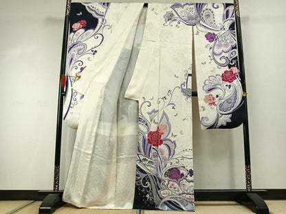 平和屋着物●森英恵・HANAE MORI　振袖　駒刺繍　花蝶文　銀彩　正絹　逸品　AABJ4482fy