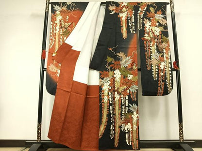 平和屋着物●豪華振袖　駒刺繍　花蝶文　暈し染め　金彩　正絹　逸品　AABJ4558fy