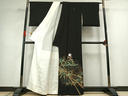 平和屋着物●ちぎり絵女流作家　谷口妙絵　黒留袖　枝梅　竹　人物文　暈し染め　金銀彩　正絹　逸品　AABJ4631fy
