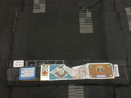 平和屋着物●本場大島紬　カタス9マルキ　手織　色紙文　黒地　藤村絹織物謹製　証紙付き　正絹　逸品　AABJ4661fy