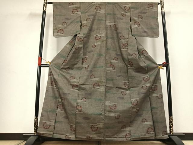 平和屋着物●本場大島紬　カタス9マルキ　幾何学文様　正絹　逸品　AABJ4700fy