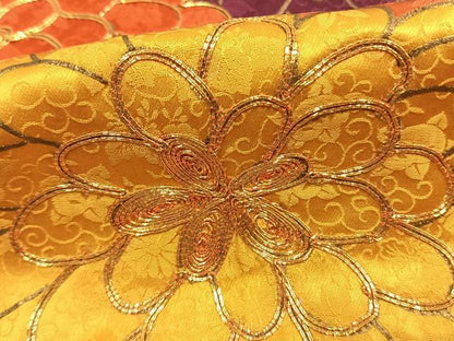 平和屋着物●豪華振袖　駒刺繍　草花文　金彩　正絹　逸品　AABJ4702fy