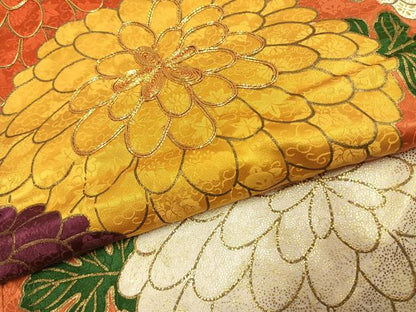 平和屋着物●豪華振袖　駒刺繍　草花文　金彩　正絹　逸品　AABJ4702fy
