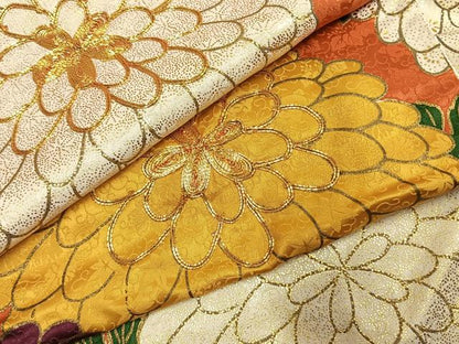 平和屋着物●豪華振袖　駒刺繍　草花文　金彩　正絹　逸品　AABJ4702fy