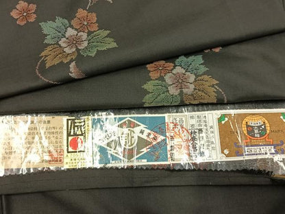 平和屋着物●本場大島紬　純泥染　手織　草花文　黒地　当田安憲作　やまと誂製　証紙付き　正絹　逸品　AABJ4743fy