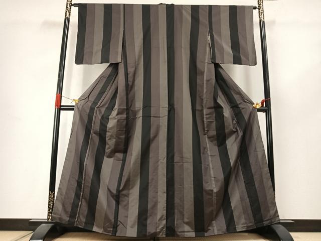 平和屋着物●本場染大島紬　間道　正絹　逸品　AABJ4770fy