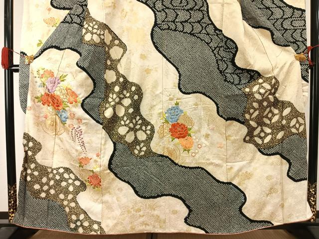 平和屋着物●豪華振袖　駒刺繍　絞り　片輪車花文　金彩　正絹　逸品　AABJ4774fy