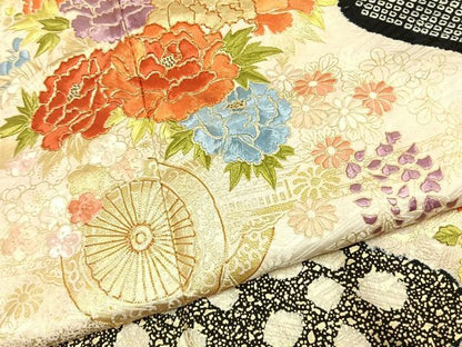 平和屋着物●豪華振袖　駒刺繍　絞り　片輪車花文　金彩　正絹　逸品　AABJ4774fy