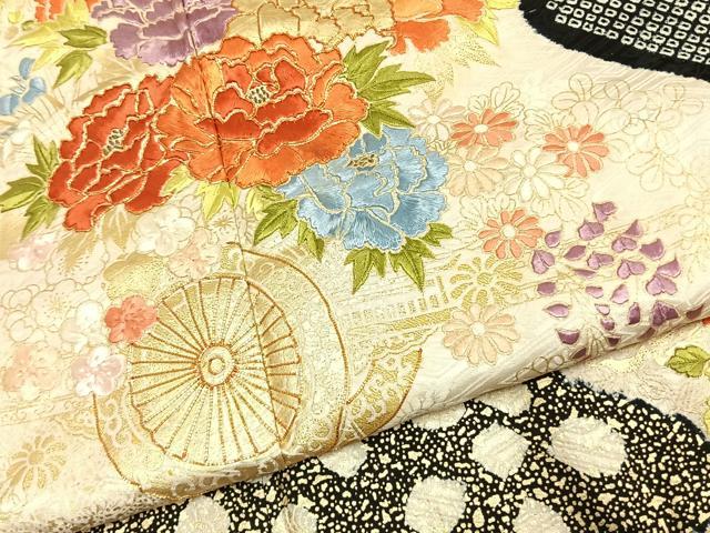 平和屋着物●豪華振袖　駒刺繍　絞り　片輪車花文　金彩　正絹　逸品　AABJ4774fy