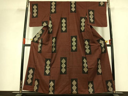 平和屋着物●本場大島紬　割り込み絣　色紙亀甲花文　正絹　逸品　AABJ4802fy