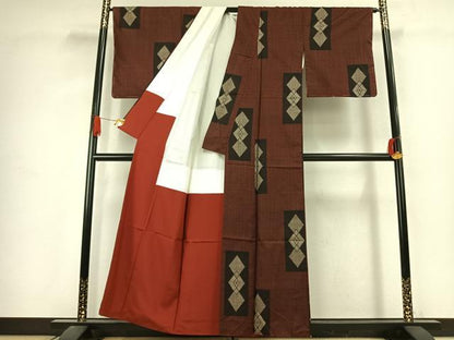 平和屋着物●本場大島紬　割り込み絣　色紙亀甲花文　正絹　逸品　AABJ4802fy