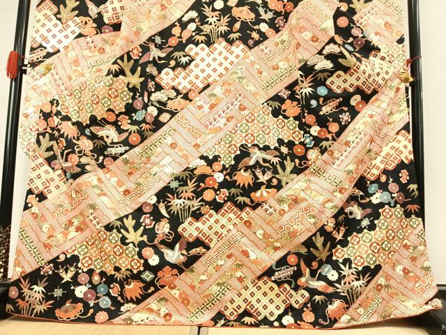 平和屋着物●豪華振袖　駒刺繍　花鳥文　黒地　金彩　正絹　逸品　AABJ4816fy