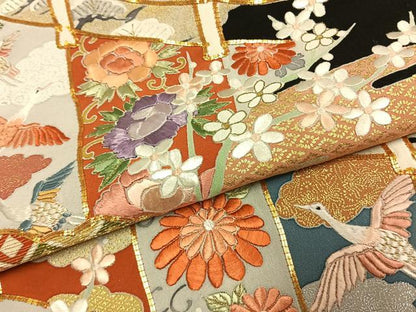 平和屋着物●豪華黒留袖　駒刺繍　花鳥文　金糸　金銀彩　正絹　逸品　AABJ4817fy
