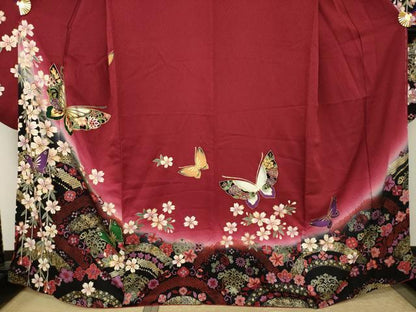 平和屋着物●豪華振袖　駒刺繍　花蝶文　暈し染め　正絹　逸品　AABJ4966ck