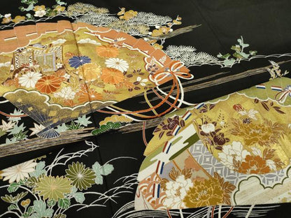 平和屋着物●創業460年・千總　黒留袖　駒刺繍　扇面御所車花文　金彩　正絹　逸品　AABJ4971ck