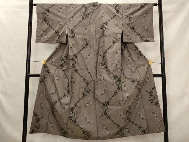 平和屋着物■本場大島紬　9マルキ　葡萄唐草文様　正絹　逸品　AABJ5096st
