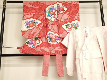 平和屋着物[]七五三　女の子　３歳　祝着　一つ身　長襦袢（袷・半衿刺繍）セット　絞り　花車文　金彩　逸品　AABJ5244ja