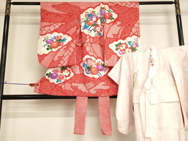 平和屋着物[]七五三　女の子　３歳　祝着　一つ身　長襦袢（袷・半衿刺繍）セット　絞り　花車文　金彩　逸品　AABJ5244ja