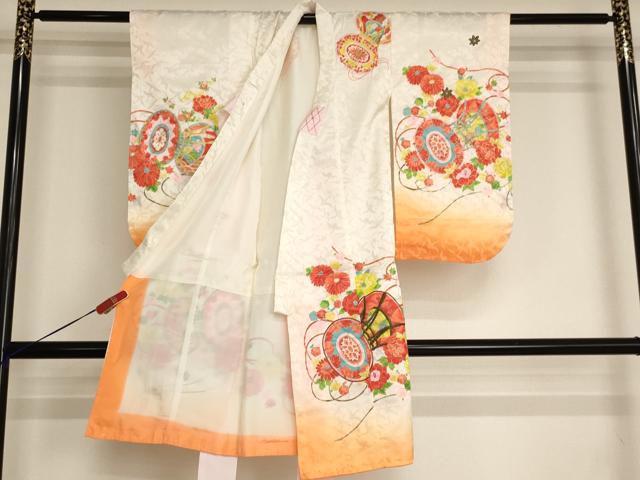 平和屋着物[]七五三　女の子　３歳　祝着　三つ身 長襦袢（無双仕立て）セット 駒刺繍 花鼓文 暈し染め 金彩 洗える着物 未使用 AABJ5275ja