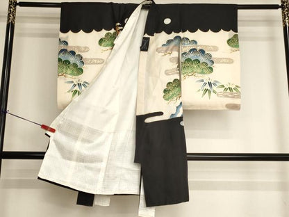 平和屋着物[]お宮参り　男の子　祝着　産着　初着　のしめ　鷹　風景松文　金銀糸　金彩　逸品　AABJ5312ja