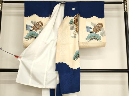 平和屋着物[]お宮参り　男の子　祝着　産着　初着　のしめ　駒刺繍　鷹　地紙松文　金彩　逸品　AABJ5349ja