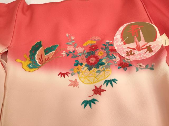 平和屋着物[]お宮参り　女の子　祝着　産着　初着　のしめ　総刺繍　駒刺繍　花籠舞蝶文　逸品　未使用　AABJ5363ja