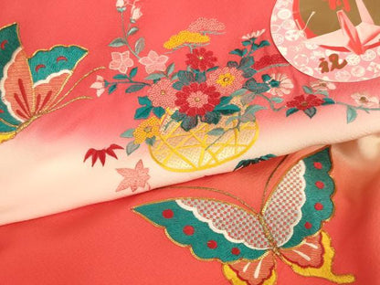 平和屋着物[]お宮参り　女の子　祝着　産着　初着　のしめ　総刺繍　駒刺繍　花籠舞蝶文　逸品　未使用　AABJ5363ja