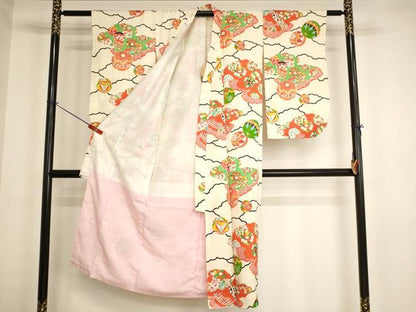 平和屋着物[]七五三　女の子　７歳　祝着　四つ身　長襦袢（無双仕立て・半衿刺繍）セット　雲重ね花手毬文　金彩　逸品　AABJ5393ja