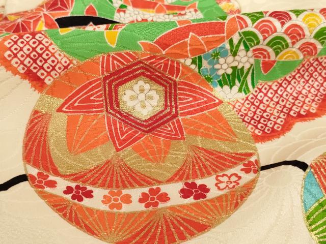 平和屋着物[]七五三　女の子　７歳　祝着　四つ身　長襦袢（無双仕立て・半衿刺繍）セット　雲重ね花手毬文　金彩　逸品　AABJ5393ja