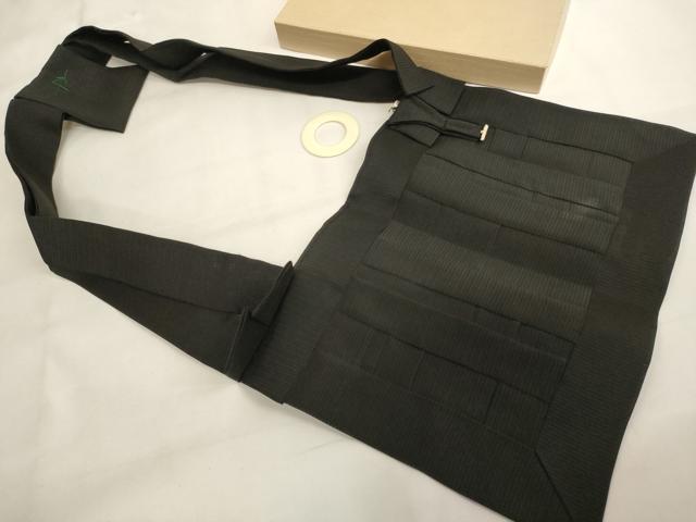 平和屋本店▼夏物　茶人　小野塚五条袈裟　絽　黒地　山田八郎法衣店謹製　箱付き　法衣　寺院　仏具　仏教　僧侶　神職　装束　AABJ5461ja