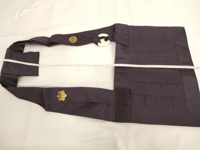 平和屋本店▼茶人　小野塚五条袈裟　両山紋　深紫色地　金糸　丸重法衣店謹製　法衣　寺院　仏具　仏教　僧侶　神職　装束　AABJ5484ja