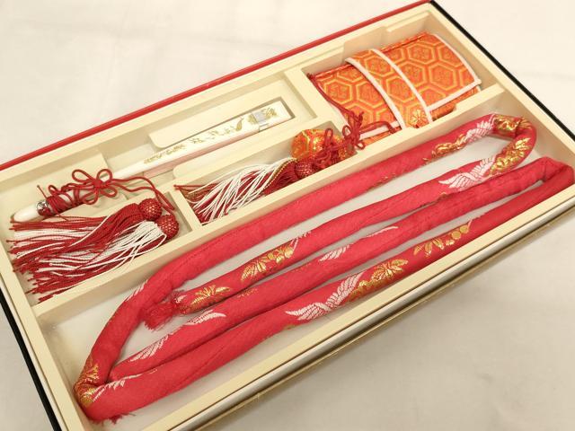 平和屋着物[]七五三　女の子　和装小物セット　亀甲花文　鶴　金糸　箱付き　逸品　AABJ5624ja