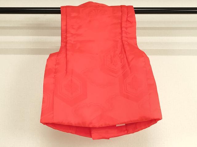 平和屋着物[]七五三　女の子　３歳　被布　雲取り亀甲花地紋　紅緋色　正絹　逸品　AABJ5649ja