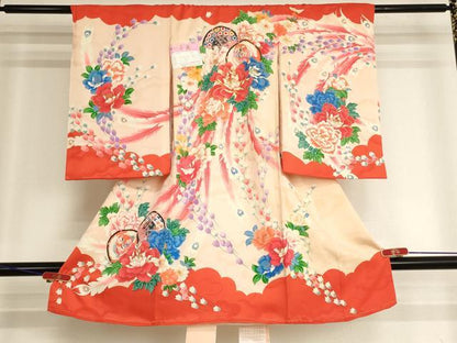 平和屋着物[]お宮参り　女の子　祝着　産着　初着　のしめ　駒刺繍　花鼓孔雀羽文　金彩　逸品　AABJ5704ja