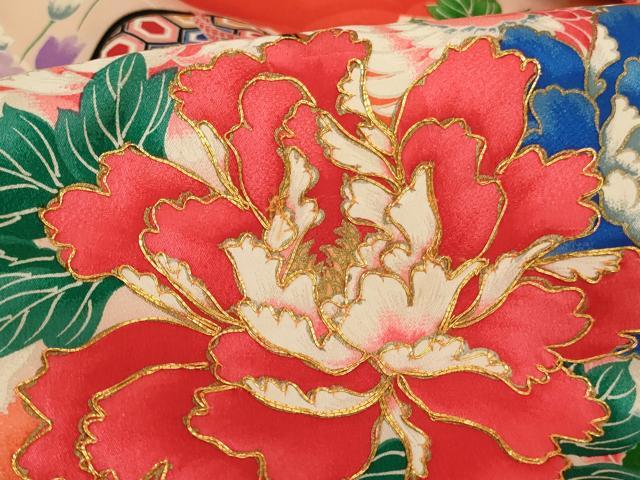 平和屋着物[]お宮参り　女の子　祝着　産着　初着　のしめ　駒刺繍　花鼓孔雀羽文　金彩　逸品　AABJ5704ja