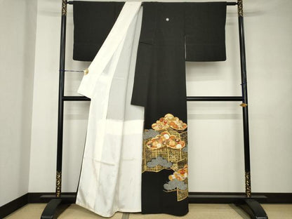 平和屋着物●創業460年・千總　黒留袖　駒刺繍　松取り宝尽くし花文　金彩　正絹　逸品　AABJ5735ck
