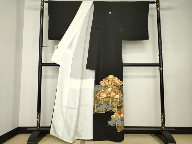 平和屋着物●創業460年・千總　黒留袖　駒刺繍　松取り宝尽くし花文　金彩　正絹　逸品　AABJ5735ck