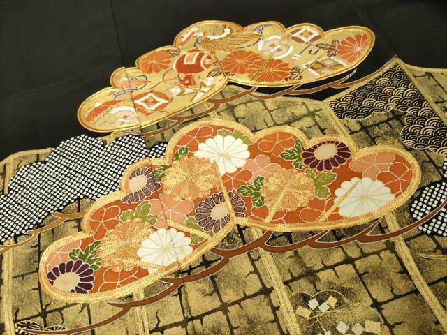 平和屋着物●創業460年・千總　黒留袖　駒刺繍　松取り宝尽くし花文　金彩　正絹　逸品　AABJ5735ck