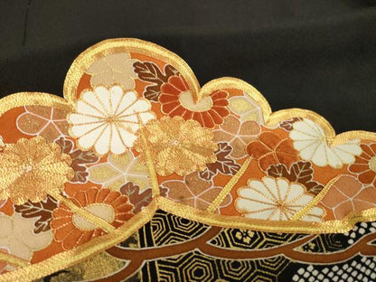 平和屋着物●創業460年・千總　黒留袖　駒刺繍　松取り宝尽くし花文　金彩　正絹　逸品　AABJ5735ck