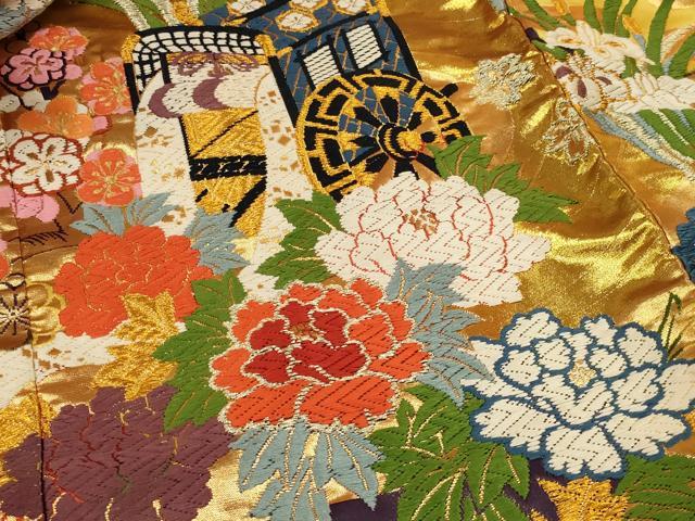平和屋本店●色打掛　和装　婚礼　結婚式　花嫁　神社挙式　唐織　御所車吉祥花文　金糸　逸品　AABJ5805ou