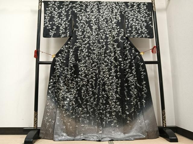 平和屋着物●訪問着　草花文　暈し染め　黒地　銀彩　正絹　逸品　AABJ6212ph