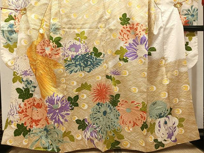 平和屋着物●豪華振袖　駒刺繍　孔雀花文　金彩　正絹　逸品　AABJ6223ph